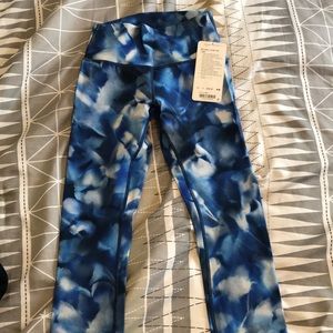 BRAND NEW! Blue/White Lululemon Leggings
